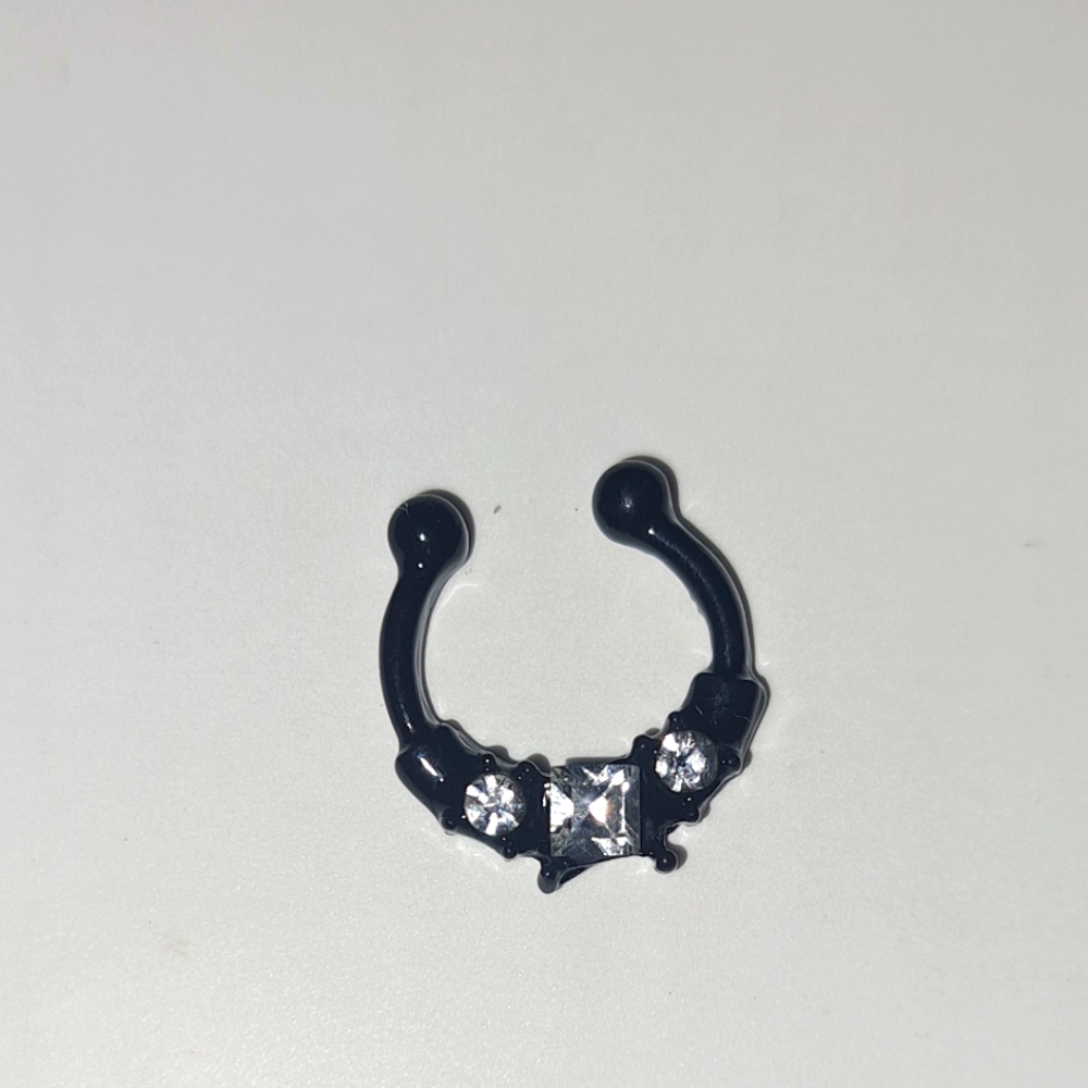 Fake Septum Nose ring - Picture 2 of 3